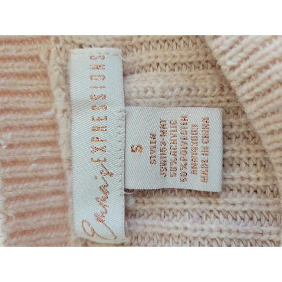 Emma's Expressions Maternity small pink crew neck sweater with bows in back - Picture 4 of 5